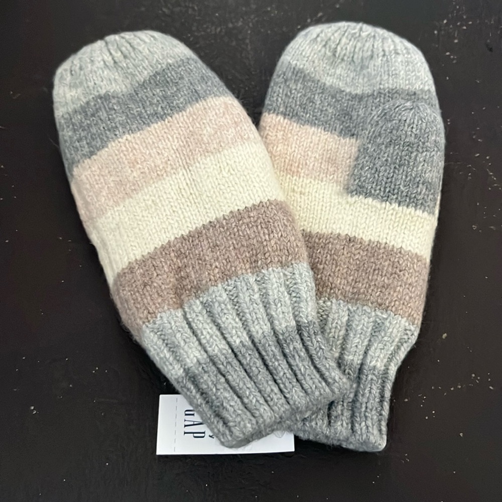 NWT, S/M, GAP, Toddler Mittens